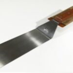Spatola con manico in Legno 36 cm